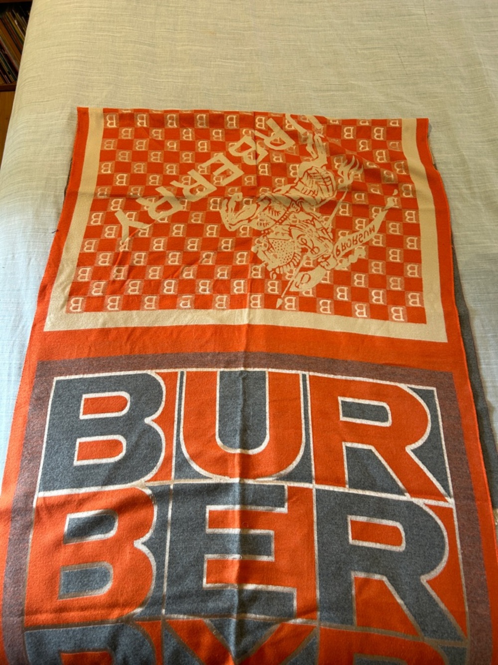 Burberry scarf - Picture 2 of 4